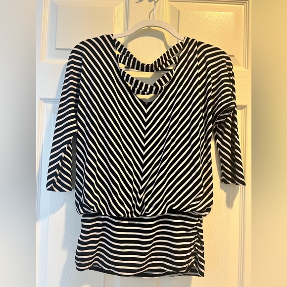 White House Black Market Striped Black and White Top.  Size Small - Picture 2 of 6